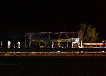 Ankara'da seyir halindeki yolcu otobüsü yandı