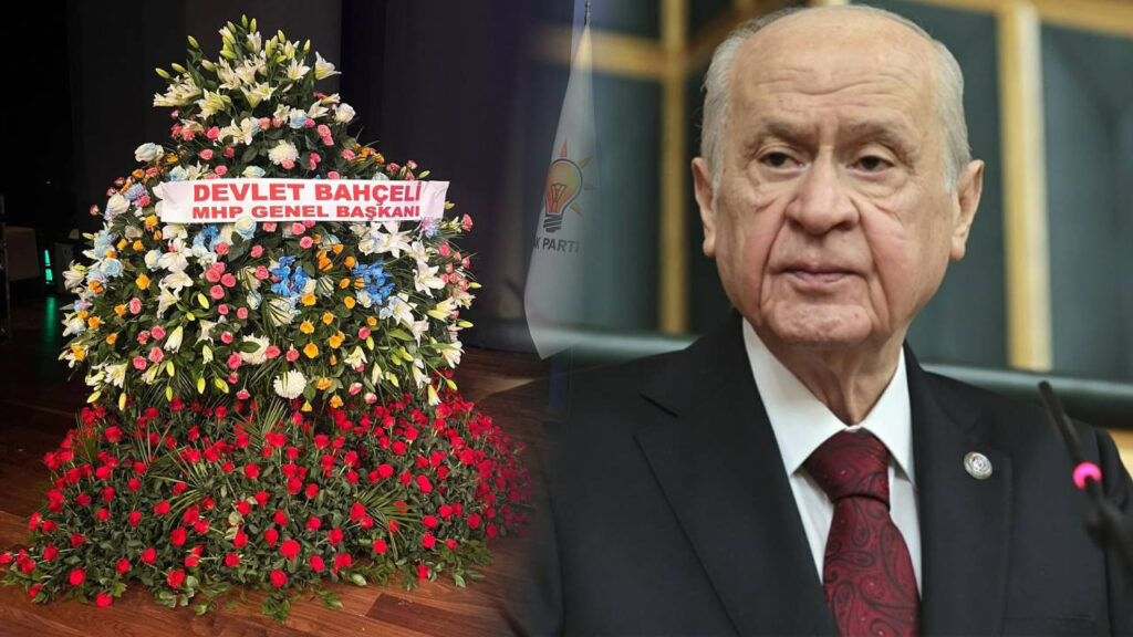Bahçeli'den AKP'ye Anlamlı Hediye: 1071 Kırmızı, 24 Mavi Gül Gönderdi