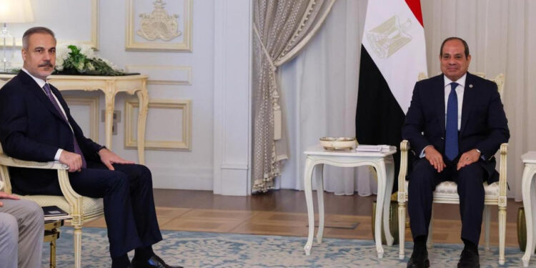 Bakan Fidan’dan Mısır’da Yoğun Diplomasi Trafiği! Mısır Cumhurbaşkanı es-Sisi ile Görüştü