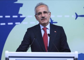 Bakan Uraloğlu'ndan 'powerbank' açıklaması: Yasaklanması yönünde tavsiyede bulunduk