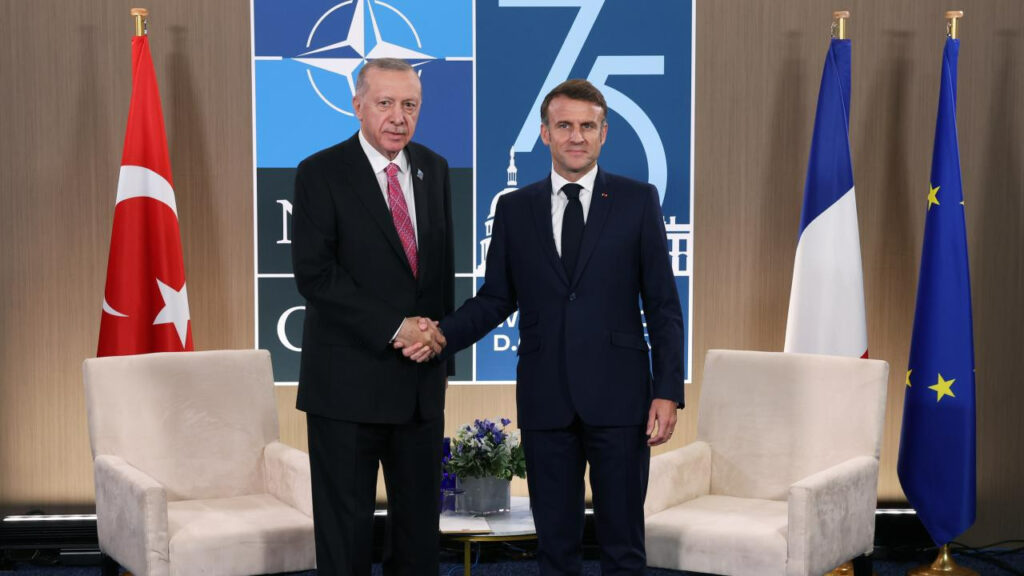 Barış Diplomasisi Sürüyor... Cumhurbaşkanı Erdoğan ile Macron Arasında Kritik Görüşme