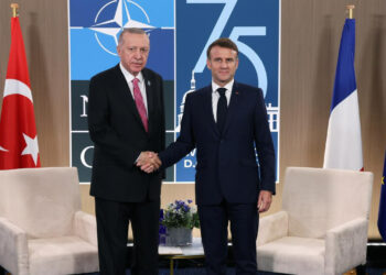 Barış Diplomasisi Sürüyor... Cumhurbaşkanı Erdoğan ile Macron Arasında Kritik Görüşme