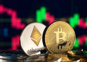 Bitcoin düştü, Ethereum tarihi zirvede
