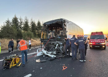 Bolu'da Feci Kaza! Şoför Hayatını Kaybetti, Çok Sayıda Yaralı Var