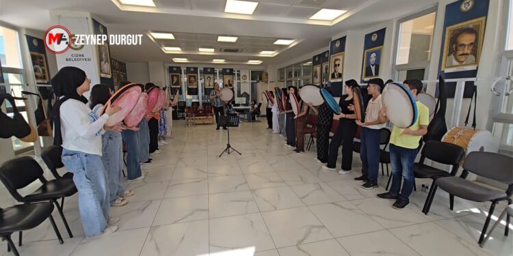 Botan’ın ezgileri gençlerle yeniden hayat buluyor