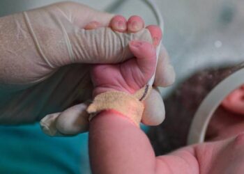 Çalıştığı hastanede doğan bebeği satın aldığı iddia edilmişti; doktor, olayın detaylarını anlattı