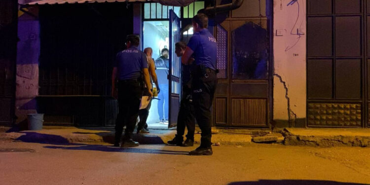 Çay Ocağı İşletmecisi Dükkanında Ölü Bulundu