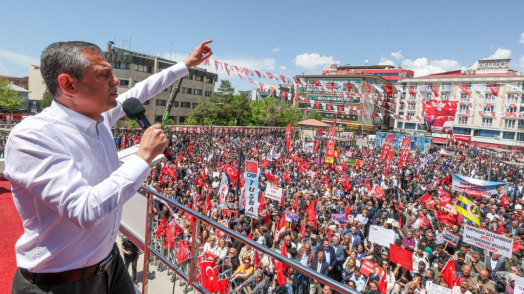 Çerçioğlu AKP'ye Geçti: CHP'den Aydın İçin Miting Kararı
