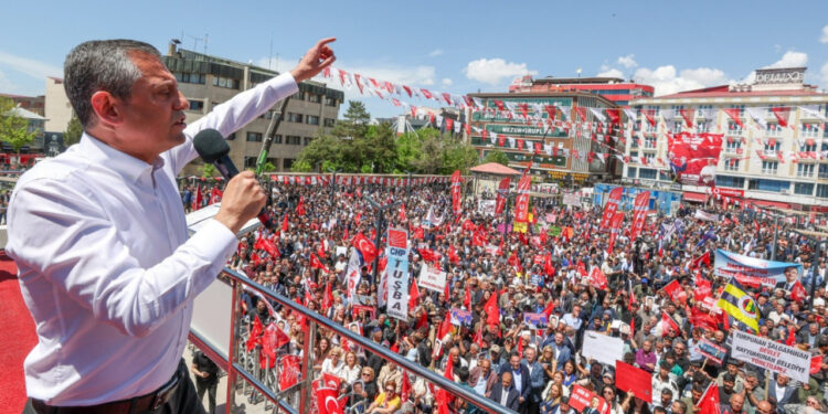 Çerçioğlu AKP'ye Geçti: CHP'den Aydın İçin Miting Kararı