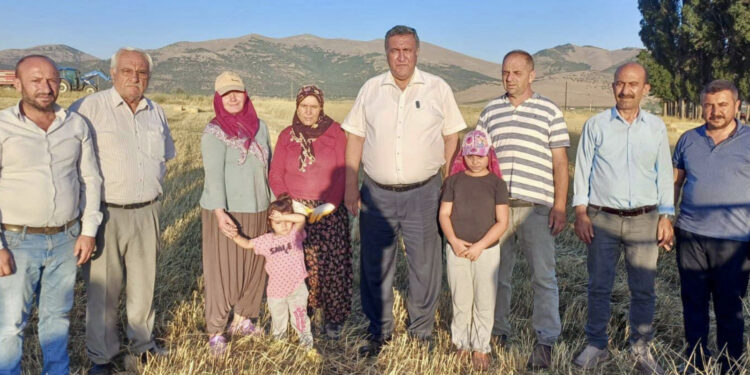 Çiftçinin banka kredi kartları borçları ötelenmeli, faizler silinmeli