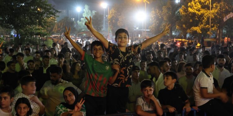 Cizîr şölende mesajını verdi: Barış ve Demokratik Toplum Süreci'ne hazırız
