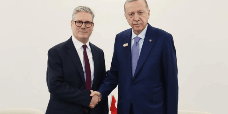 Cumhurbaşkanı Erdoğan, İngiltere Başbakanı Starmer'la Görüştü