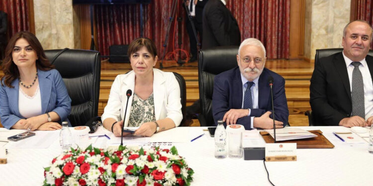 DEM Parti'den İYİ Parti’nin 'Özerklik Talebi' İddialarına Tepki