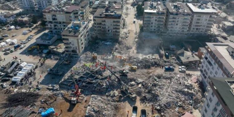 Deprem bölgesinde 250 bini aşkın konut teslim edildi