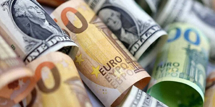 Dövizde Dalgalı Seyir Sürüyor: 8 Ağustos 2025’te Dolar ve Euro Ne Kadar?