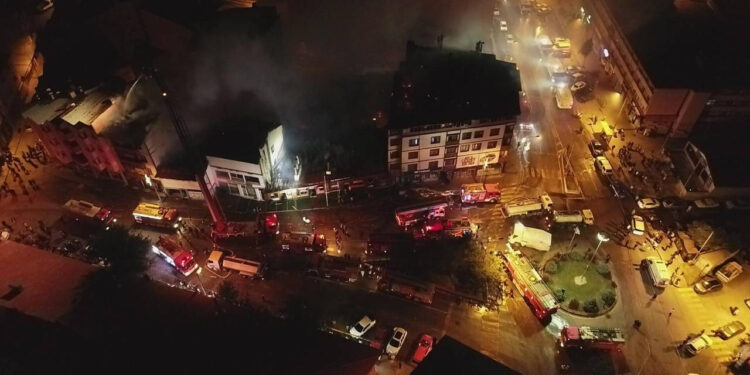 Erzurum'da Restoran Yangını! Bitişikteki Binalara ve Otele Sıçradı