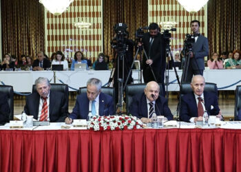 Eski MHP’li Meclis Başkanı İzgi'den Sürpriz Öneri: Cumhurbaşkanlığı Sistemine ‘Meclis Ayarı’ Çağrısı