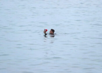 Faslı Futbolcu, İspanya'ya Kadar Yüzüp İltica Etti