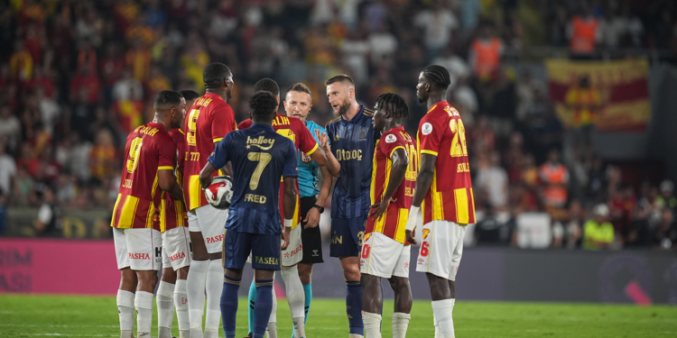 Fenerbahçe’den Lige Soğuk Başlangıç! Göztepe Duvarını Aşamadı, Sezona Golsüz Başladı