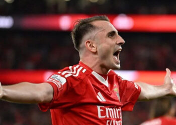 Fenerbahçe'den Sürpriz Manevra! Bilet Kesildi Derken... Aktürkoğlu Uçamadı, Transfer Durdu