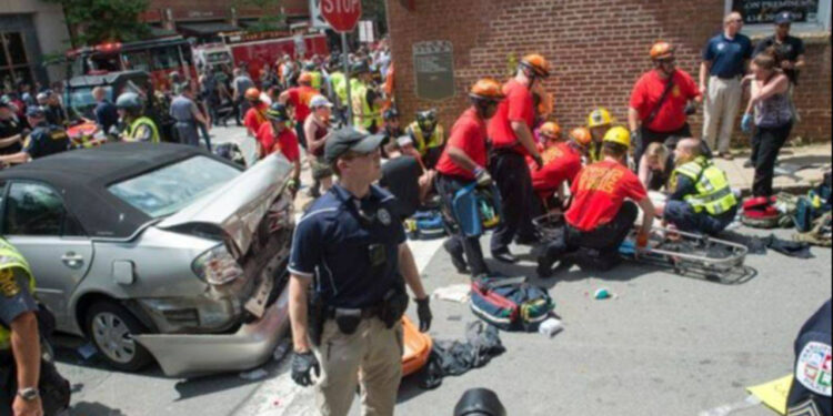 Fransa’da Otomobil Kalabalığa Daldı! 1 Ölü, 5 Yaralı