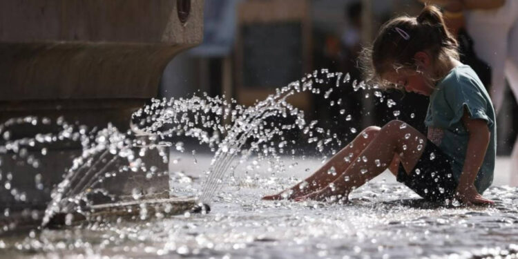 Fransa'da Sıcak Hava Uyarısı! 14 Vilayette Kırmızı Alarm