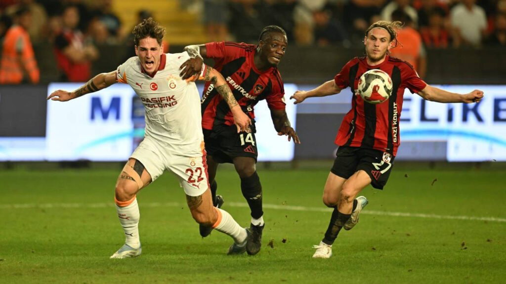 Galatasaray Yeni Sezona Galibiyetle Başladı! İlk Maçta 3 Gol, 2 Penaltı, 1 Kırmızı Kart...