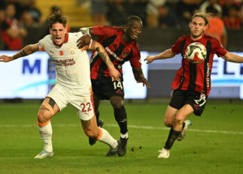 Galatasaray Yeni Sezona Galibiyetle Başladı! İlk Maçta 3 Gol, 2 Penaltı, 1 Kırmızı Kart...