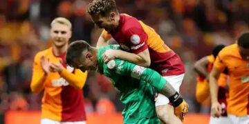 Galatasaray'da İz Bırakan Yıldız İsimden Futbola Veda