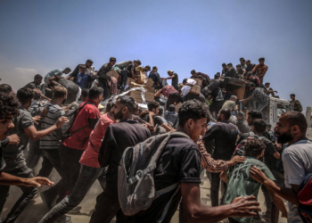 Gazze’de Yaşam Savaşı! Yardım Tırları Yağmalandı