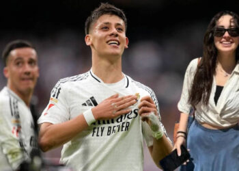 Gözünü Kırpmadan Aralıksız İzledi! Sezonun İlk Maçında Arda Güler’e sevgili sürprizi