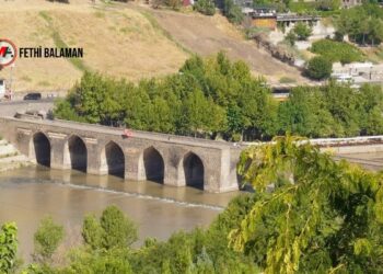 ICOMOS uyardı: On Gözlü Köprü tehlikede, eylem planı sunun