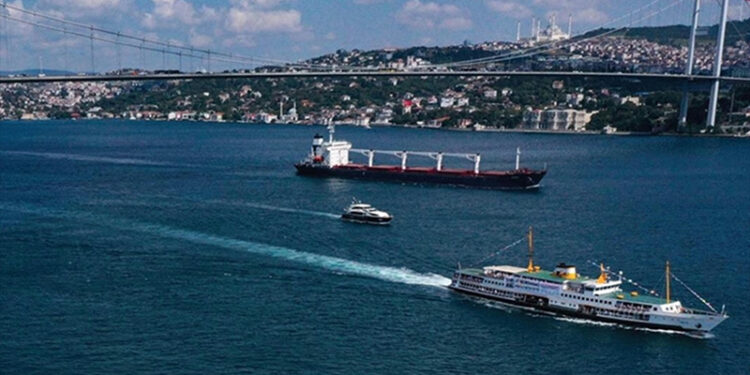 İstanbul Boğazı'nda trafik normale döndü
