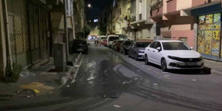 Kadını Bıçakladı, Mahalle Ayaklandı! Linçten Polis Kurtardı