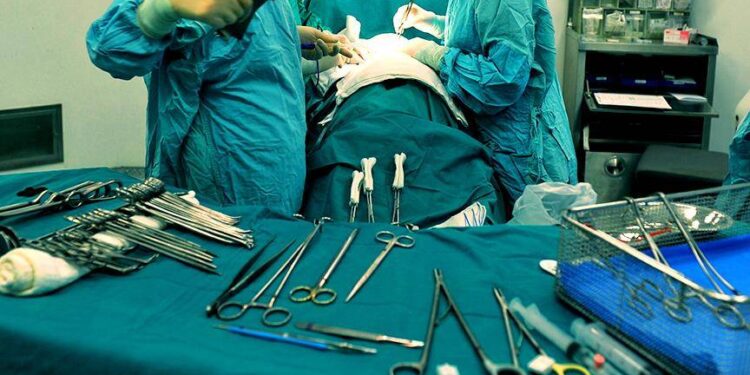Kamu hastanelerinde artık akşam da ameliyat yapılacak