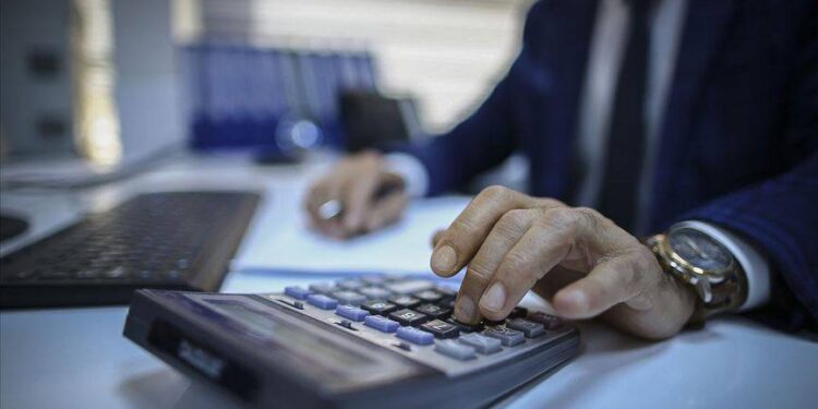 Kamuda 1,5 milyon kişi boşa çalışıyor