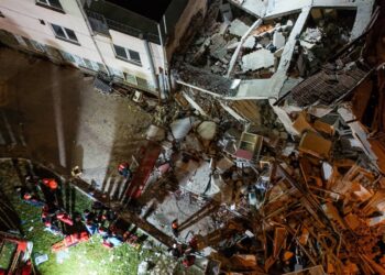 Kolon kesilmedi, oğlumun eczanesi vardı