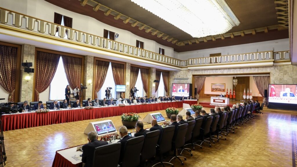 Kurtulmuş grup başkanvekilleri ile toplantı düzenledi