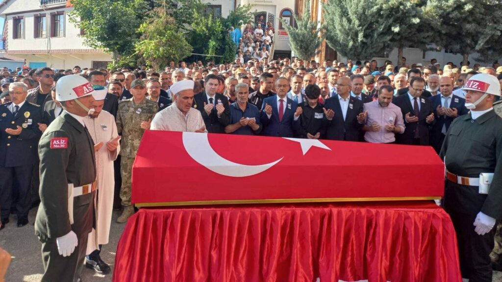 MSB'den İskenderun'da iki askerin sıvı kaybı nedeniyle şehit olması hakkında açıklama: Birliğin faaliyetleri inceleniyor
