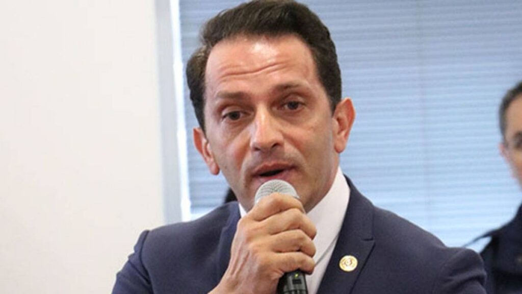 Mücahit Birinci AKP'den istifa etti