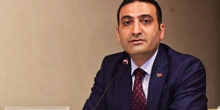 Mustafa Mutlu'yu belediyeden gönderdim diye Aziz İhsan Aktaş, Ozan İş vasıtasıyla bana birçok tehditte bulundu