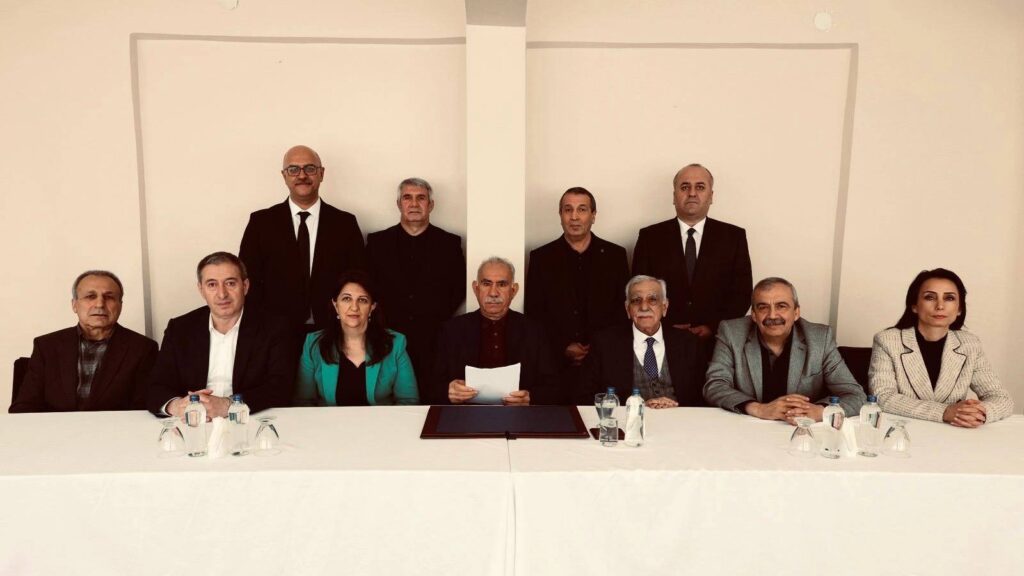 Öcalan’a atfedilen “görüşme notları” gerçeği yansıtmıyor