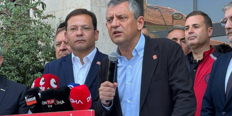 Özel'den Sındırgı'da 'Deprem' Uyarısı: 'Esas Artçı Şok Ekonomide ve Göç Dalgasında Yaşanacak'