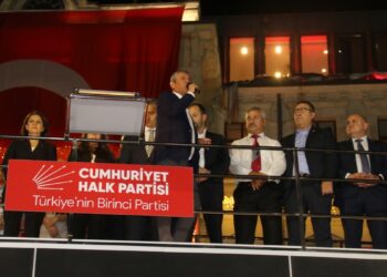 Özgür Özel: Erdoğan İBB başkanıyken 24 asgari ücret huzur hakkı alıyordu