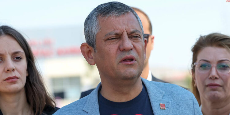 Özgür Özel'den Cezaevi Ziyareti Sonrası 'İftira' Çıkışı