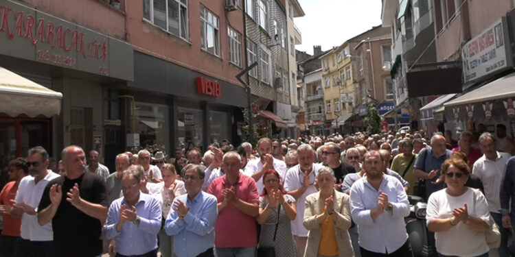 Rize Fındıklı'da Belediye Başkanı Çervatoğlu'na saldırı protesto edildi: Saldırının azmettiricileri ortaya çıkarılsın