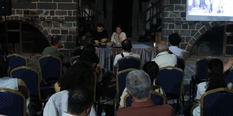 Rojhılatlı fotoğrafçı Alipoor Amed’de