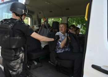 Rusya, Ukrayna’da iki köyü daha ele geçirdi