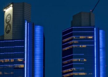 Sabancı Holding'in ilk 6 aydaki kombine satış geliri 714,1 milyar liraya ulaştı