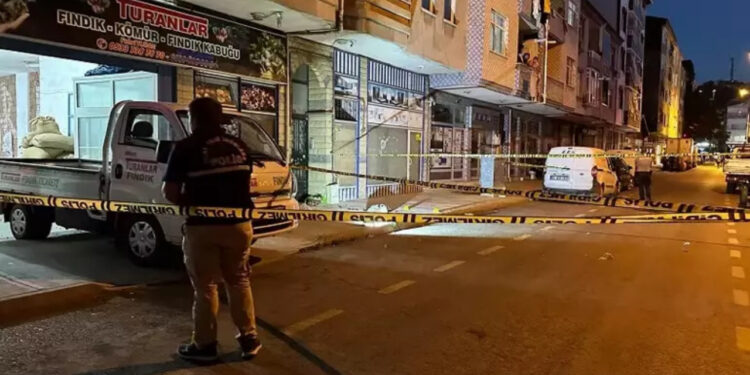 Sakarya'da Silahlı Saldırı! Baba Öldü, 4 Yaşındaki Oğlu Yaralandı